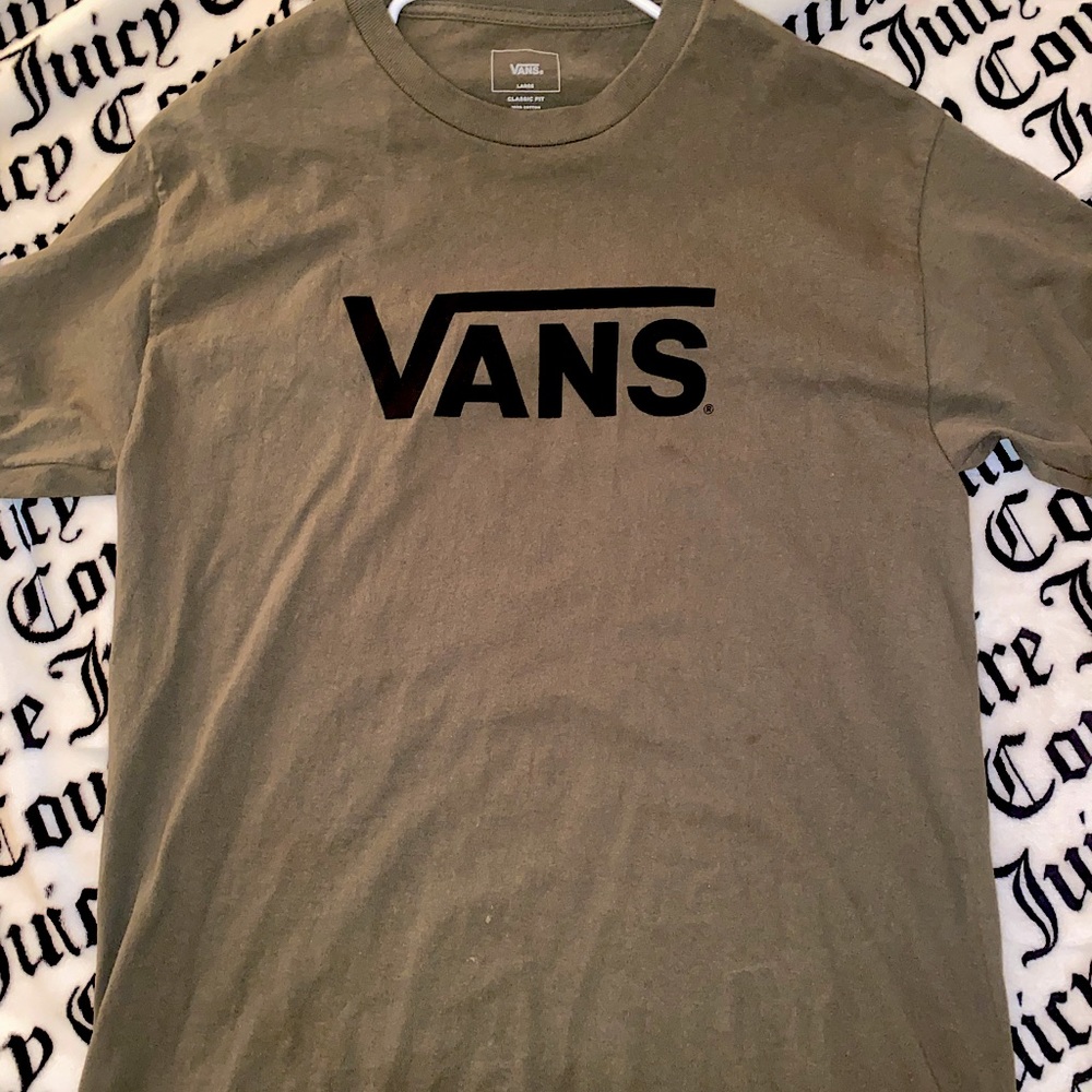 Army green vans tee